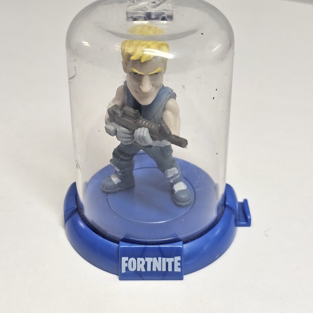 Fortnite Jonsey Dome Statue Figurine Out of Jazwares Jumo Loot Llama Pinata.